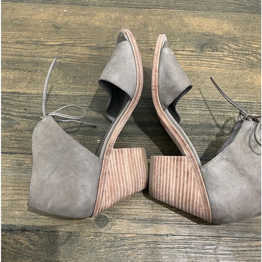 Eileen Fisher‎ Tan Suede Leather Sandals Size 8